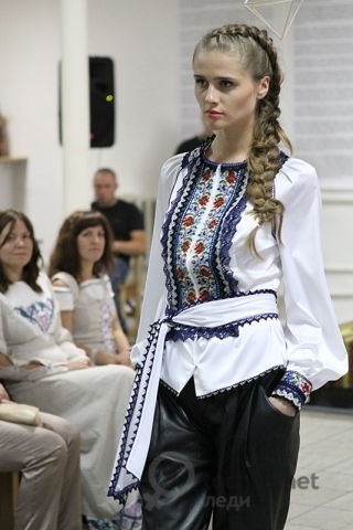 Современная украинская вышиванка