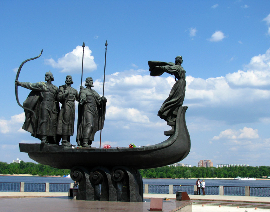 Памятник основателям Киева. Кий, Щек, Хорив и сестра их Лыбидь 