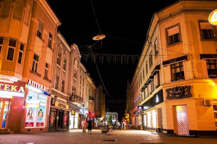 Улица Корзо в Ужгороде - пешеходная зона в старом центре города