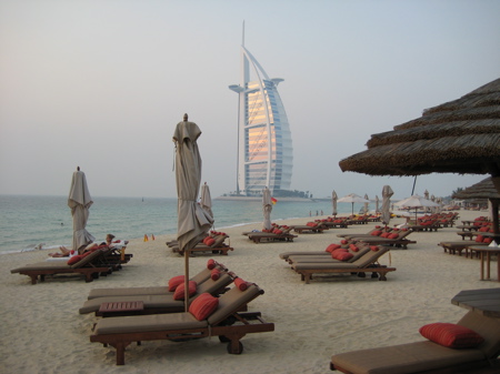 Пляж курорта Madinat Jumeirah