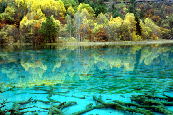 Самые красивые озера мира - озеро Пяти Цветов