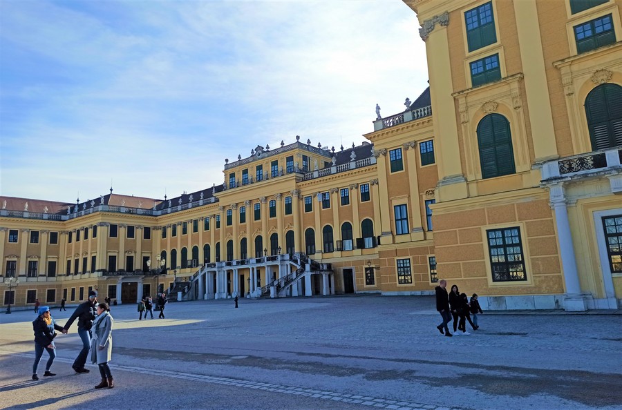 Зимний Шенбрунн фото - дворец и парк Габсбургов в Вене
